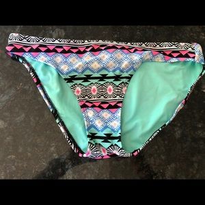 Patterned bikini bottoms